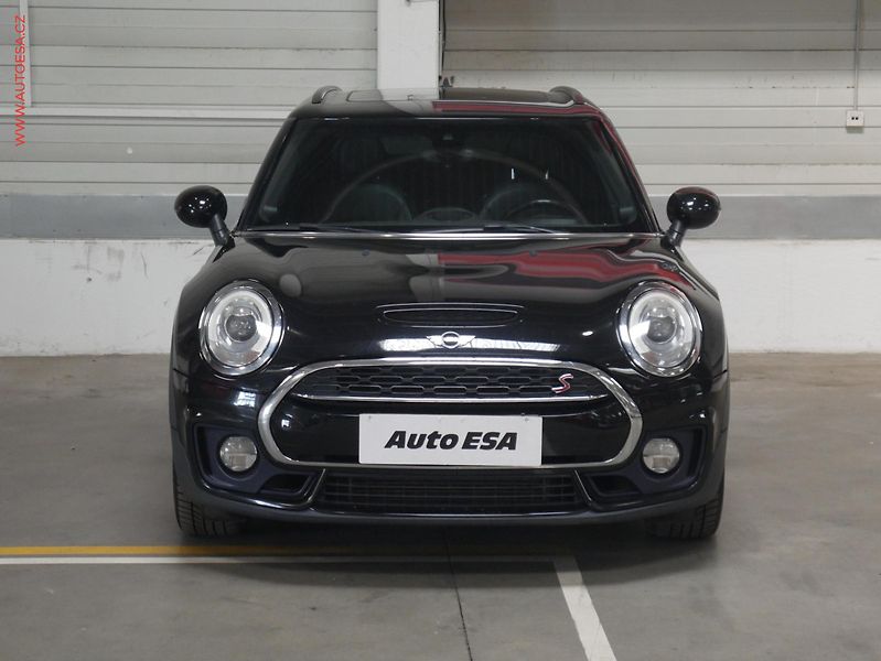 Mini Clubman (2016) 2.0 4x4, LED, panor, navi - fotka 2 z 19