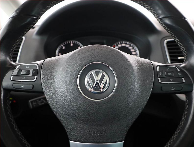 Volkswagen Sharan (2012) 2.0 TDI, 7 míst, Navi, Xenony - fotka 8 z 22
