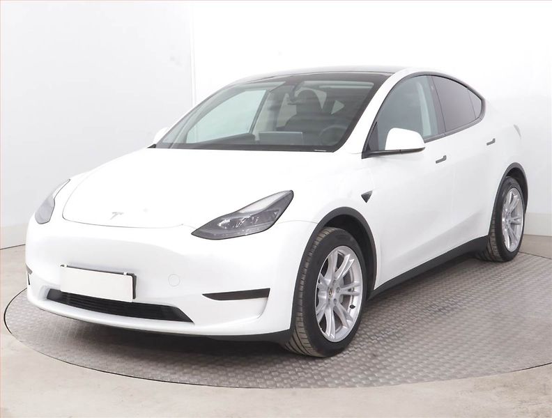 Tesla Model Y (2023) RWD LFP 60kWh, SoH 96% - fotka 2 z 20