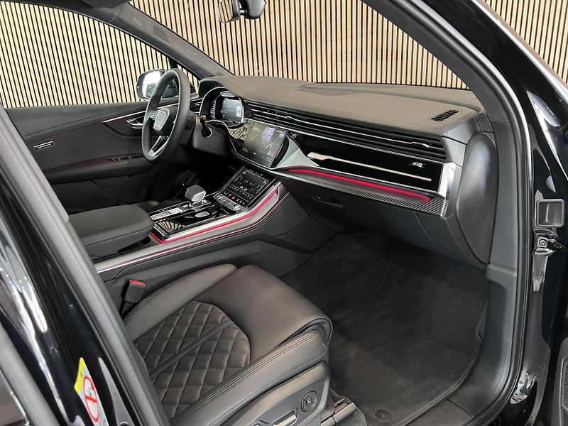 Audi SQ7 Ceramic Exclusive B&O FullSpec - fotka 17 z 33