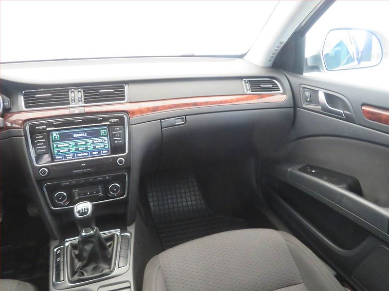 Škoda Superb (2012) 2.0 TDI, Tempomat - fotka 8 z 16