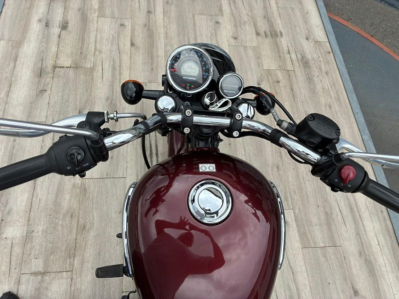 Royal Enfield Meteor 350 (2022) - fotka 11 z 19