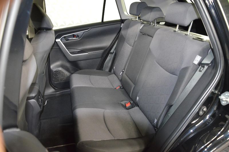 Toyota RAV4 (2022) 2.5 Hybrid Comfort 4WD e-CVT - fotka 18 z 19