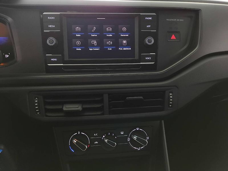 Volkswagen Taigo (2023) 1.0 TSI (70kW/95k) - fotka 14 z 22