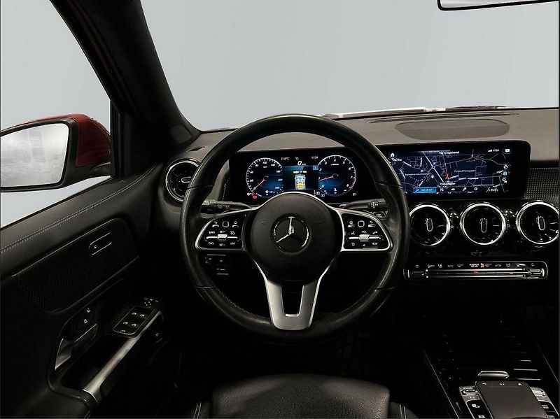 Mercedes-Benz GLB 200 Parkovací asistent - fotka 9 z 15