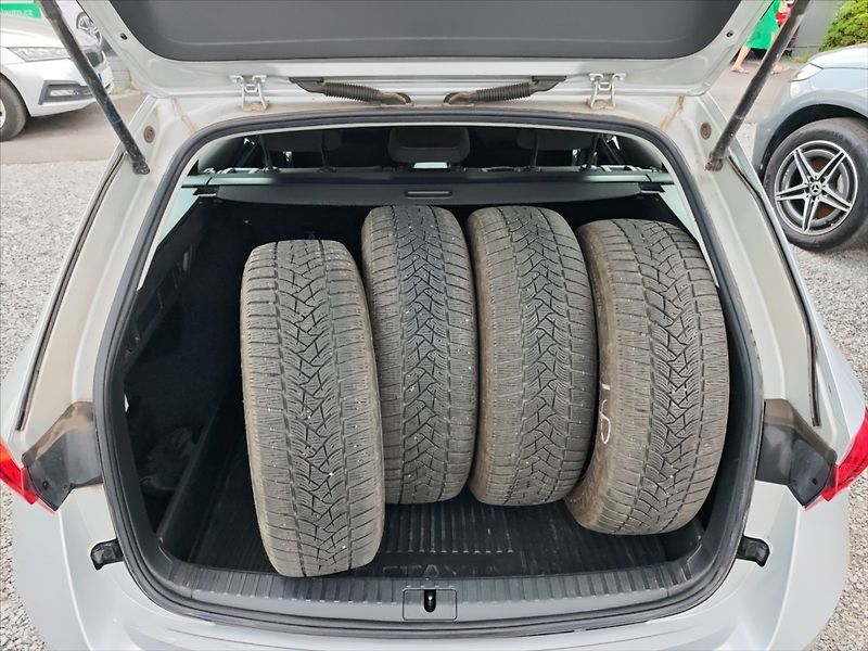 Škoda Octavia 2,0 TDI Ambition 4x4 DSG - fotka 6 z 11