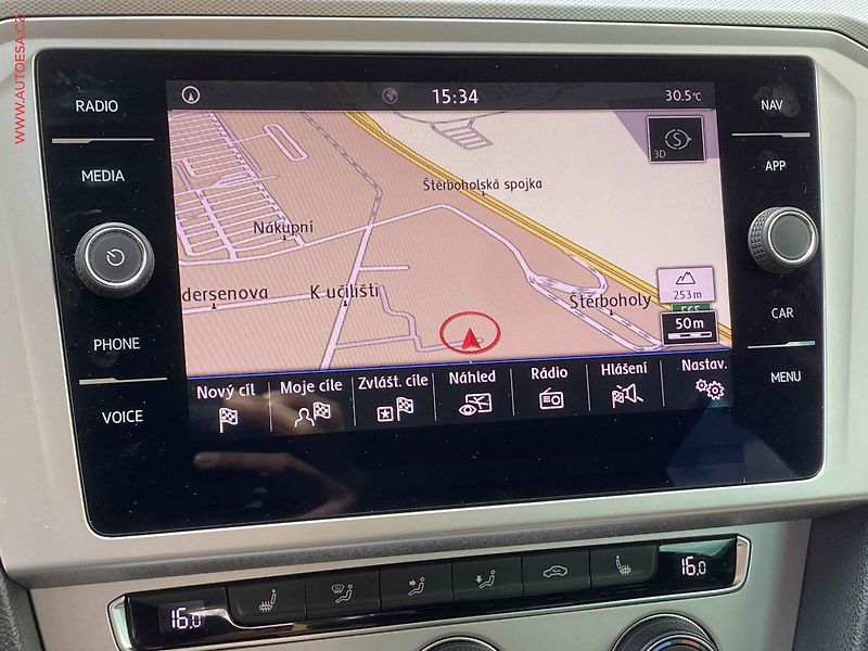 Volkswagen Passat (2018) 1.4TSi, Comfortline, navi - fotka 16 z 18