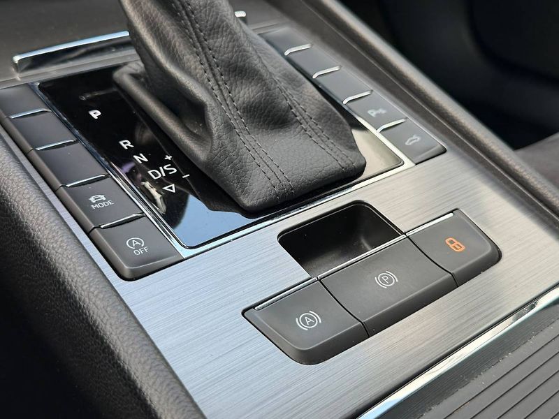 Škoda Superb combi 2,0 TDI 110 kW 7° DSG - fotka 12 z 30