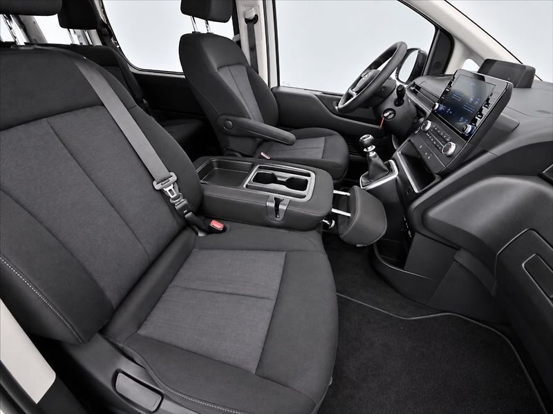 Hyundai Staria 2,2 130 KW COMFORT KAM DPH 9 m - fotka 10 z 16