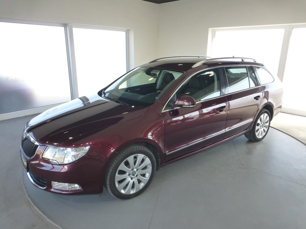 Škoda Superb 2,0TDI*VYHŘ.S**XENONY**WEBASTO