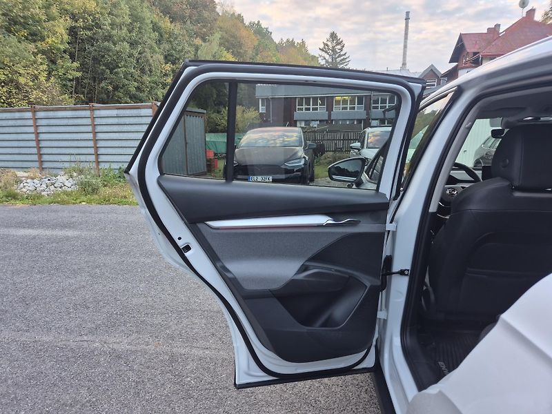 Škoda Enyaq 150kw, iV80 19ALU SOH 94% - fotka 37 z 47