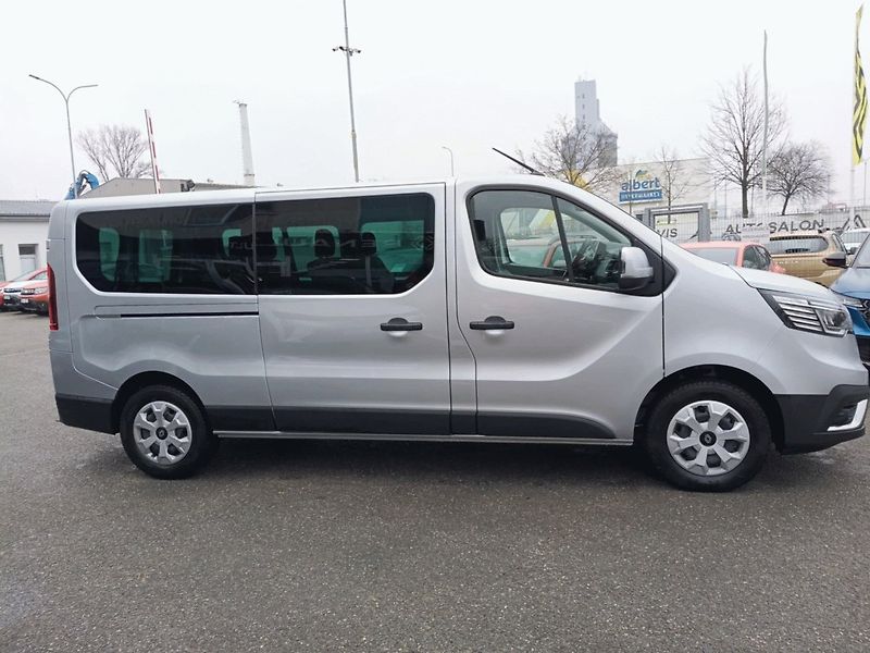 Renault Trafic (2025) L2 Equilibre Blue dCi 150 Comb - fotka 4 z 28