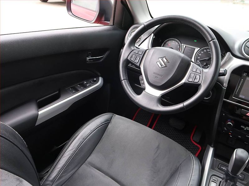 Suzuki Vitara (2017) Premium 1.6 VVT, 4X4, Automat - fotka 7 z 19