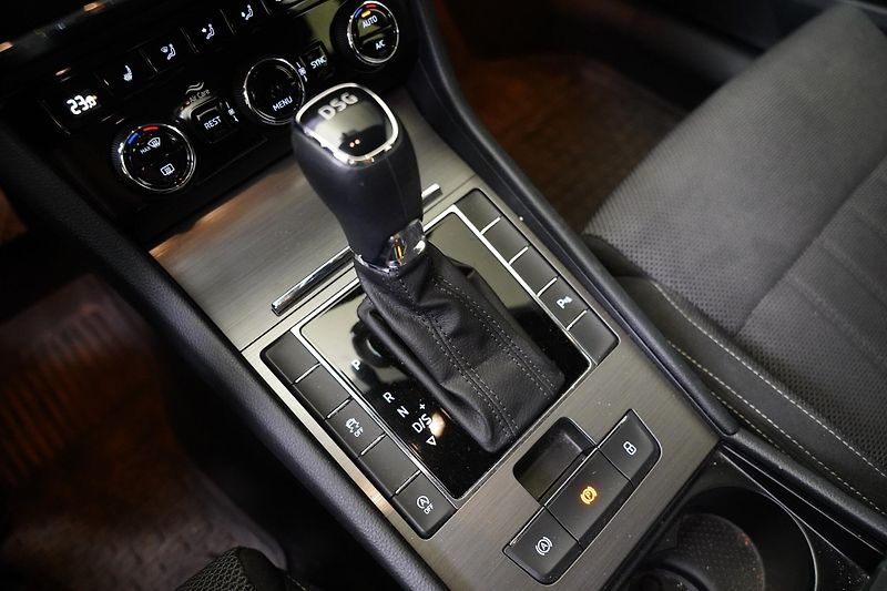 Škoda Superb - fotka 24 z 26