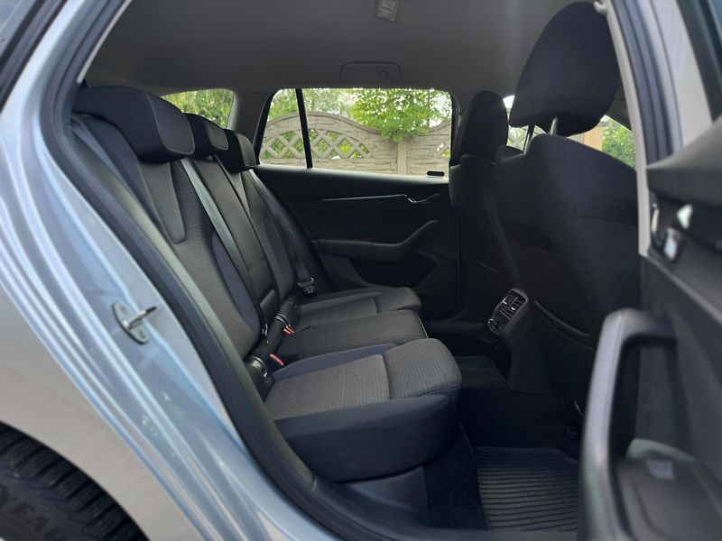 Škoda Octavia (2021) 2.0TDi 1.MAJ. ČR DPH SERVISKA - fotka 17 z 26
