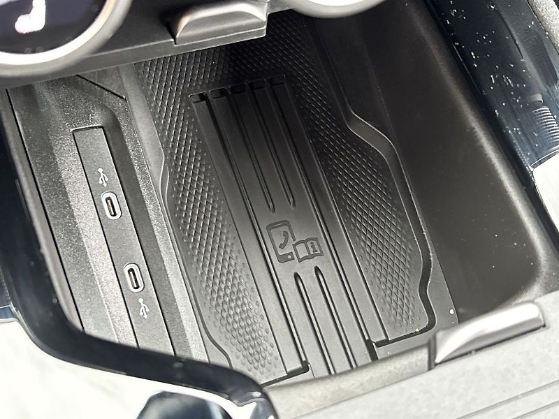 Škoda Superb (2025) Combi 1.5 TSI iV DSG Sportline - fotka 24 z 32