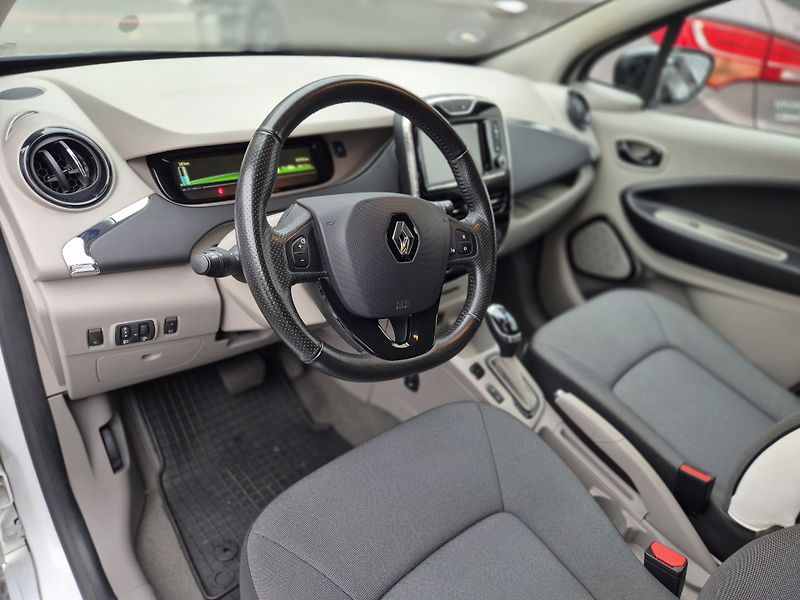 Renault ZOE (2016) - fotka 20 z 22