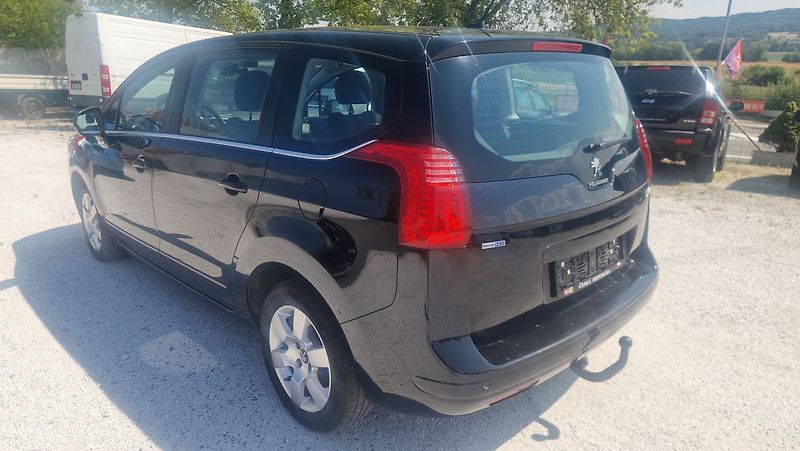 Peugeot 5008 1,6 HDI - fotka 4 z 10