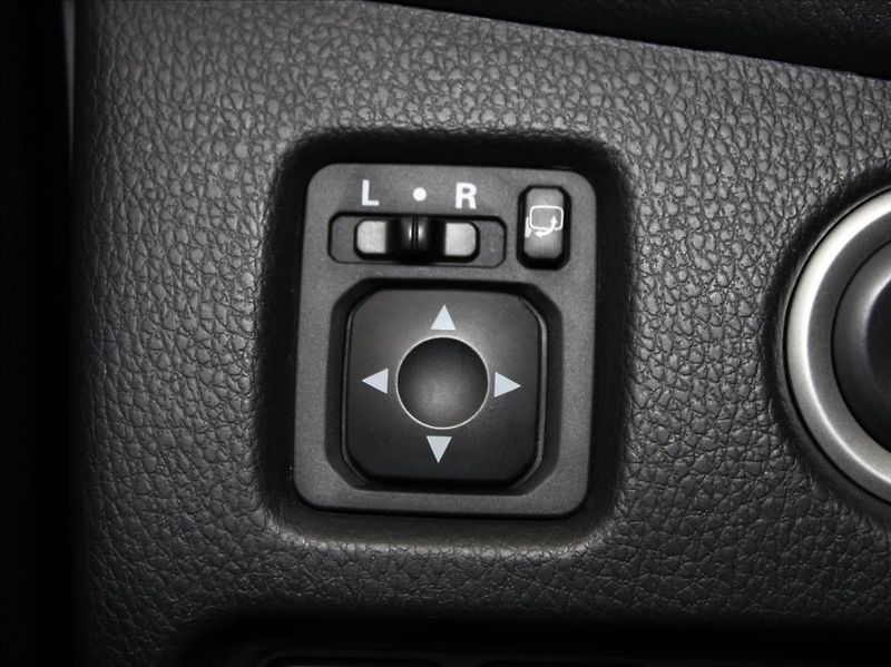 Mitsubishi L200 2,3 DI-D 127kW AT Instyle DPH - fotka 14 z 24