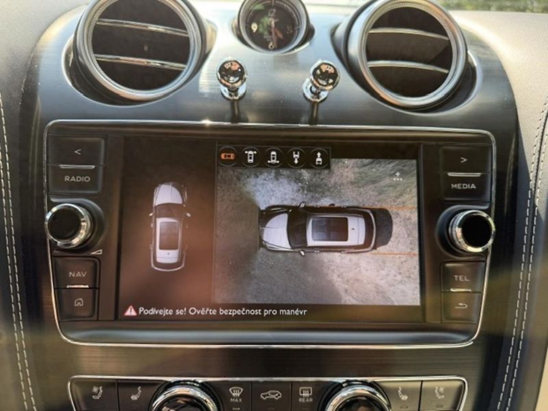 Bentley Bentayga 6,0 V12 4WD,head-up, TOP STAV - fotka 37 z 49