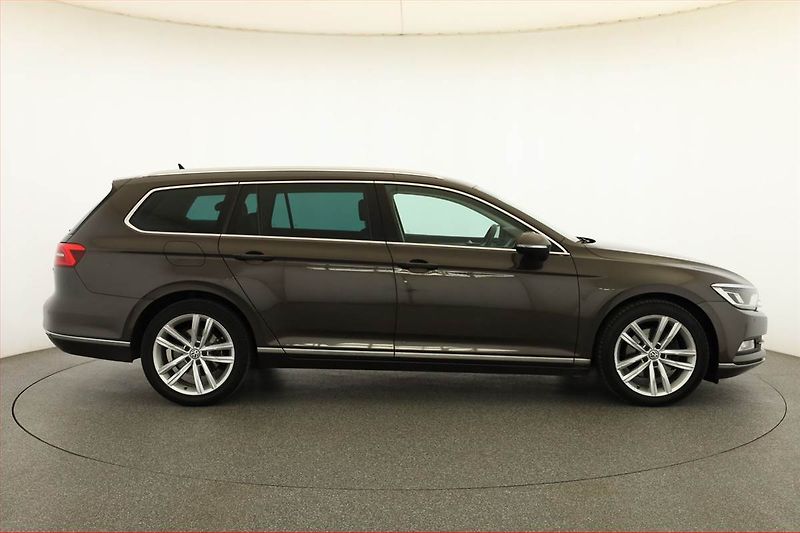 Volkswagen Passat (2016) Highline 2.0 TDI, Automat - fotka 6 z 19