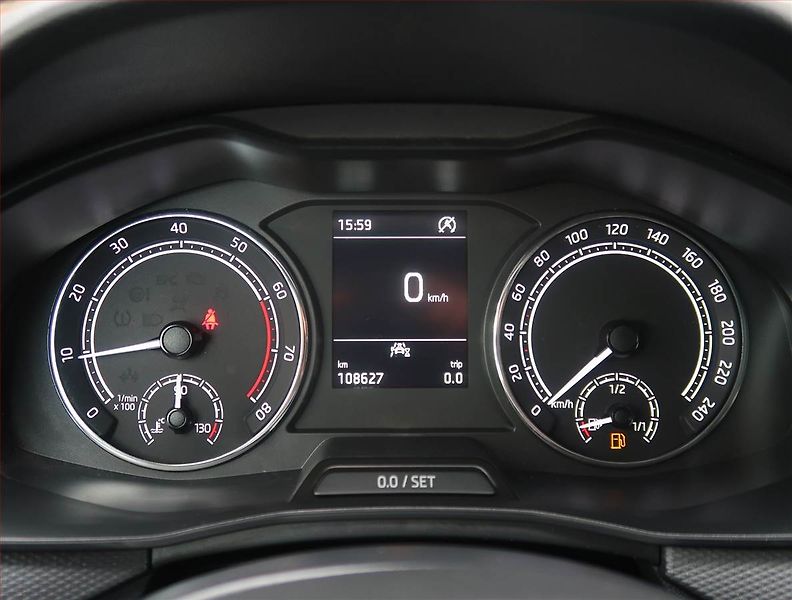 Škoda Kamiq (2021) Ambition Plus 1.0 TSI - fotka 11 z 17