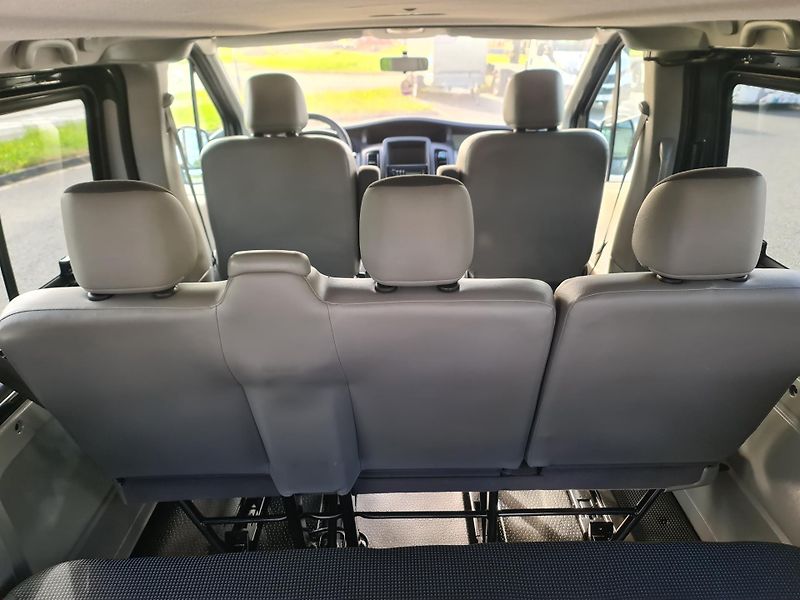 Opel Vivaro (2011) 2.0 CDTi 84-KW 8-MÍST OLOMOUC - fotka 48 z 75