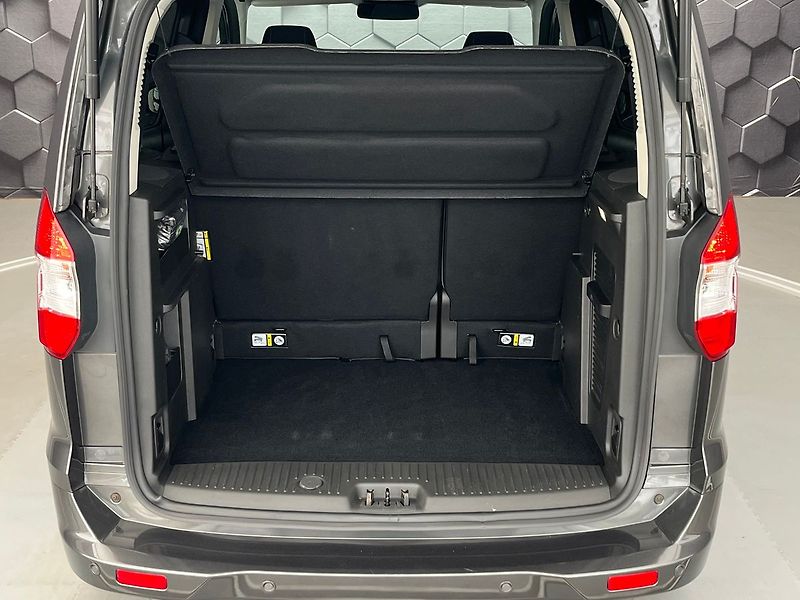 Ford Tourneo Courier Titanium 1.5 TDCi prav.servis - fotka 33 z 44