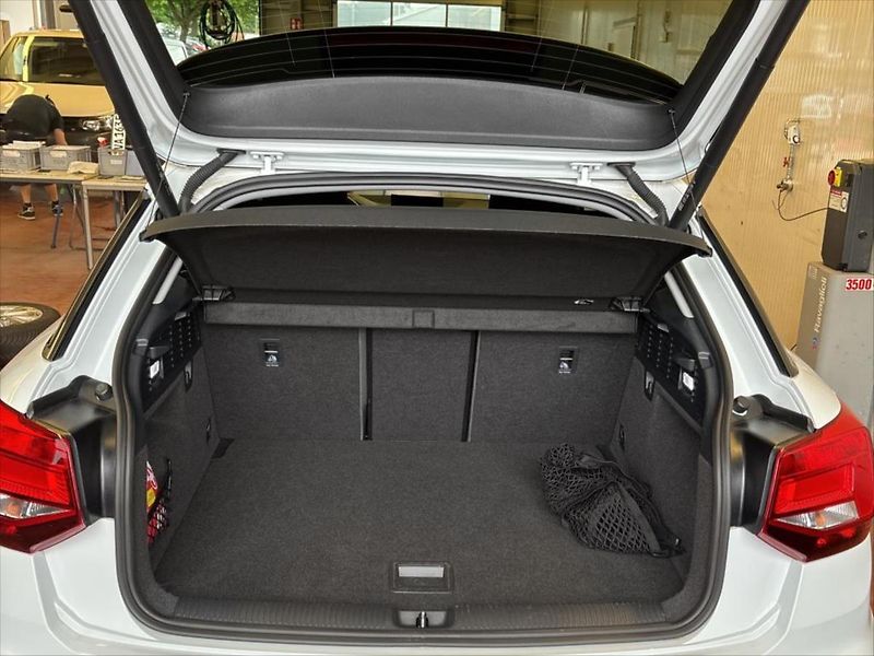 Audi Q2 2,0 TDI TAŽNÉ KEYLESS ZÁRUKA - fotka 8 z 9
