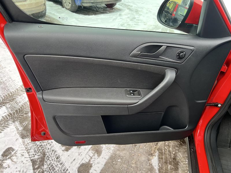 Škoda Yeti 1.2TSI 77KW,1MAJ,TZ,KLIMA,CZ - fotka 12 z 41
