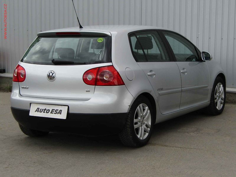 Volkswagen Golf (2008) 1.6i, Klima, STK2/28 - fotka 4 z 20