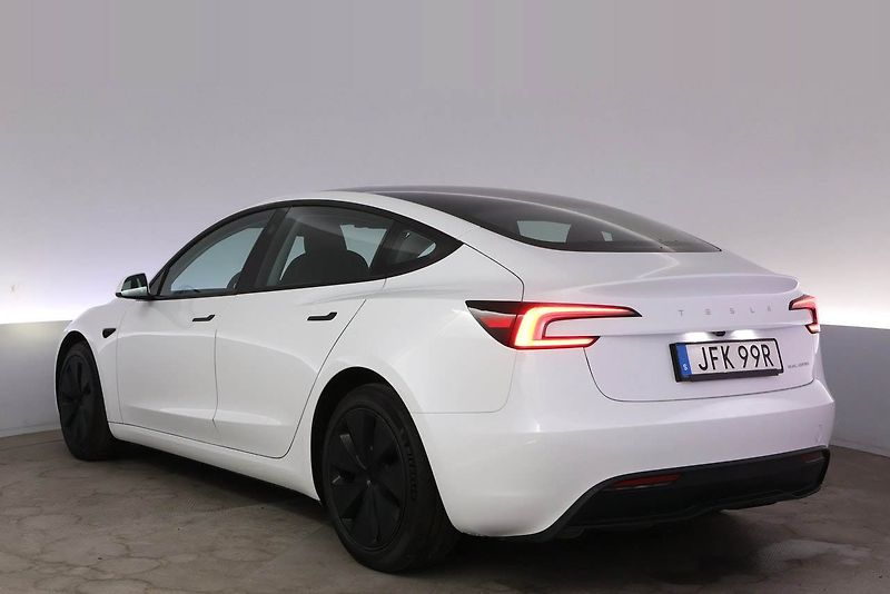 Tesla Model 3 Long Range AWD Highland - fotka 3 z 23
