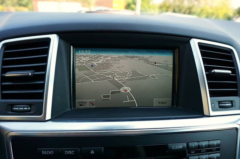 Mercedes-Benz Třídy M (2013) 350 4 MATIC 3,0 CDI 190 kW - fotka 52 z 69