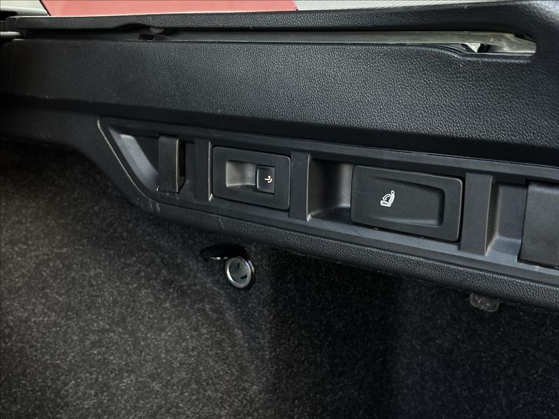 Škoda Octavia 2,0 TDI 110kW DSG Style Combi - fotka 13 z 39