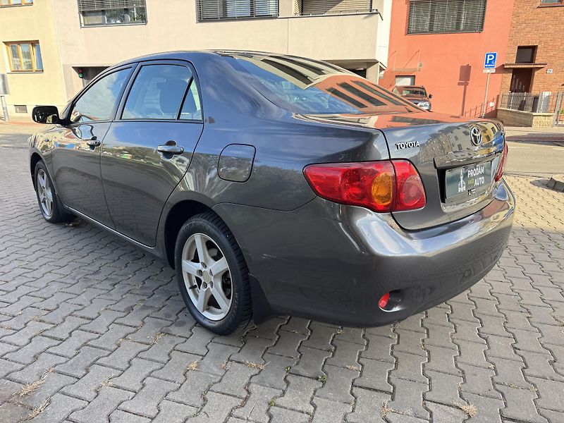 Toyota Corolla 1.6i 16v sedan původ ČR - fotka 4 z 22