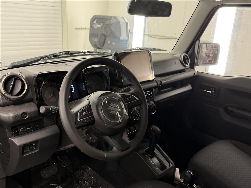 Suzuki Jimny 1,5 75 KW GLX REZERVACE!!! - fotka 7 z 25