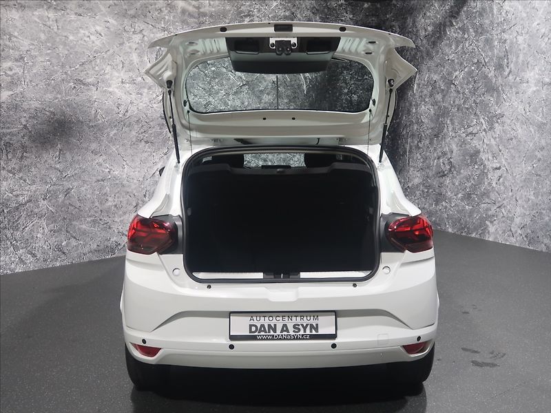 Dacia Sandero 1,0 SCe 67 1. maj. CZ 7800km - fotka 6 z 30