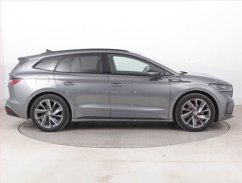 Škoda Enyaq (2023) Sportline 60 (62 kWh), SoH 93% - fotka 6 z 21