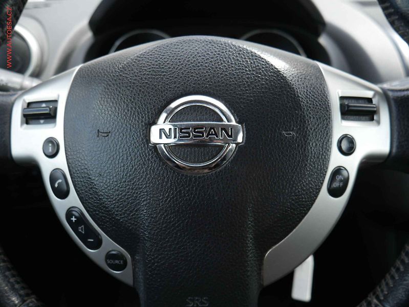 Nissan Qashqai (2009) 2.0dCi 4x4, AC, temp - fotka 14 z 19