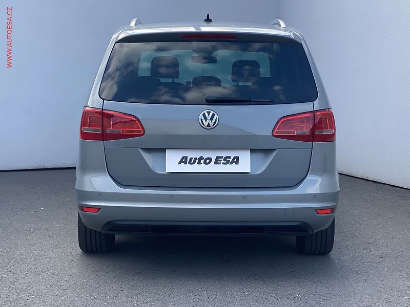 Volkswagen Sharan (2013) 2.0 TDi 7míst, Highline - fotka 5 z 19