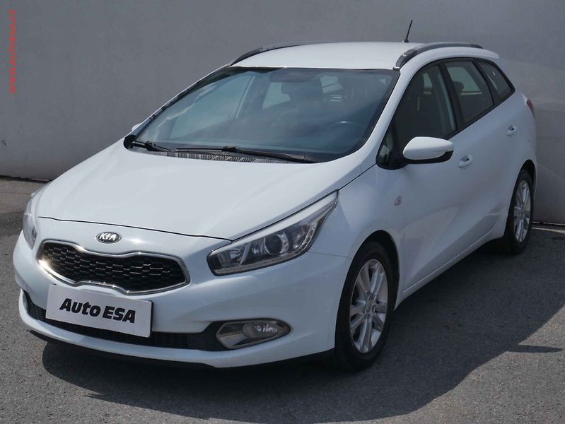 Kia Ceed (2014) 1.6 CRDI, ČR, AC, temp - fotka 3 z 15