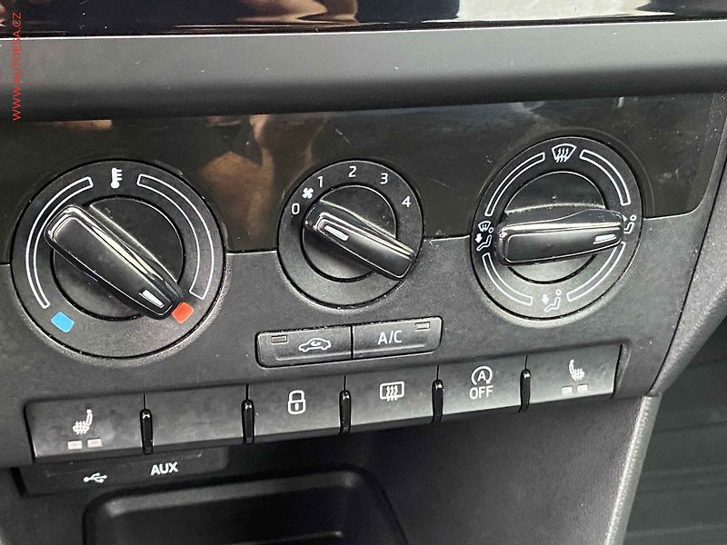 Škoda Rapid (2017) 1.0TSi, ČR, servis.kniha, AC - fotka 13 z 16