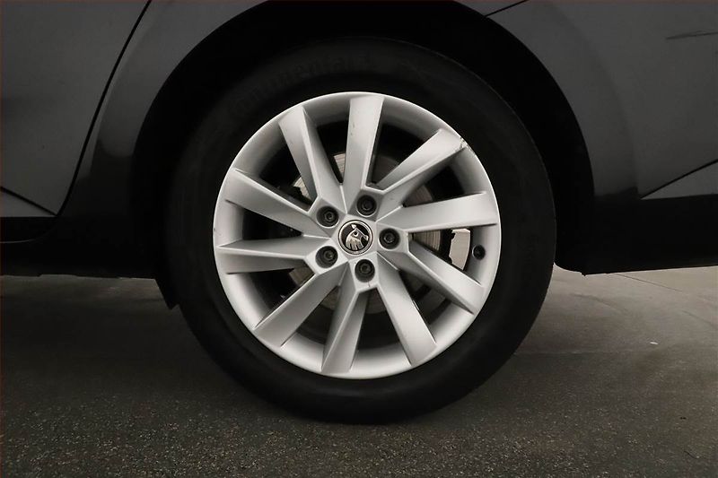 Škoda Superb (2017) 2.0 TDI, Automat, Navi - fotka 12 z 21