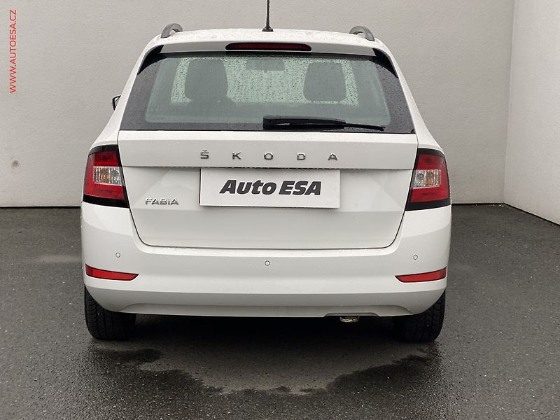 Škoda Fabia (2020) 1.0 TSi, 2.maj,ČR, Ambition - fotka 5 z 17