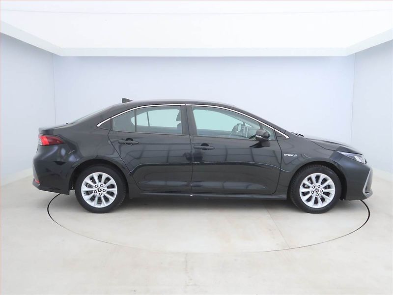 Toyota Corolla (2019) 1.8 Hybrid, Automat, ČR,1.maj - fotka 6 z 15