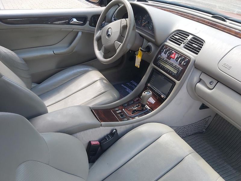 Mercedes-Benz CLK (1998)  320, 160 KW - fotka 27 z 41