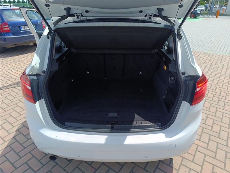 BMW Řada 2 1,5 218i Automat Active tourer - fotka 10 z 14