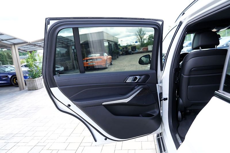 BMW X7 40d xDrive/Mpaket/AT9/22/340PS - fotka 10 z 19
