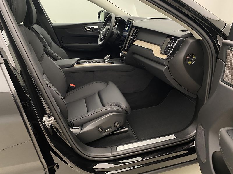 Volvo XC60 (2026) B5 AWD AUT BRIGHT PLUS  - fotka 21 z 62