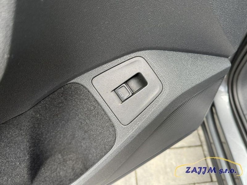 Volkswagen Tiguan 2.0TDI 4x4 + tažné, kamera - fotka 40 z 60